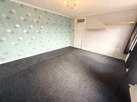3 bedroom ground floor flat to rent - Photo 4