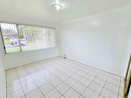Spacious Three Bedroom Family Home - Photo 2
