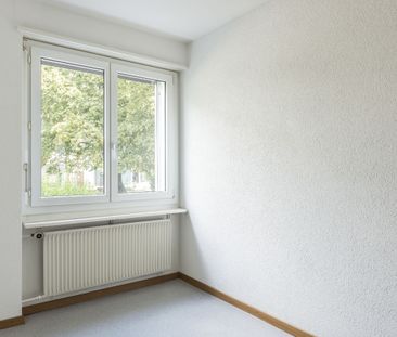 Fancy a change of scenery? Living with ideal transport links. - Photo 3