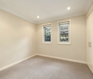 Over 55's | Spacious Ground Floor Apartment with Large Deck & Gardens - Photo 3