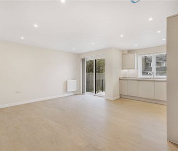 A newly built modern apartment situated on the ground floor with a ... - Photo 1