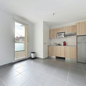 Lyon 5ème : Lumineux T3 meublé avec balcon et garage double - Photo 2