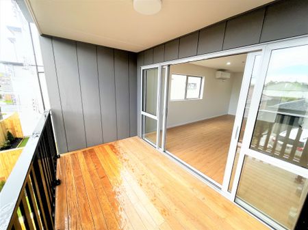 Modern Two-Bedroom Apartment - Photo 5