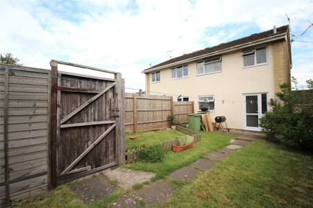 3 bedroom semi-detached house to rent - Photo 3