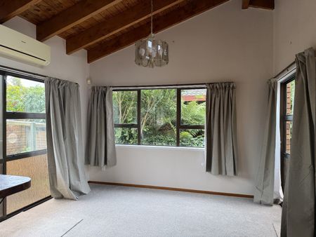 10 Westpark Drive, West Harbour, Auckland - Photo 2