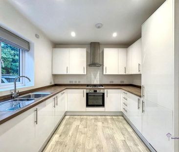 3 bedroom semi-detached house to rent - Photo 6