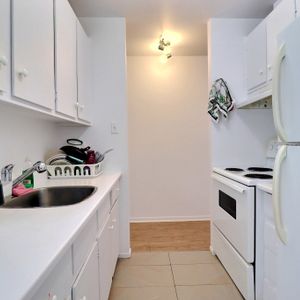 3.5 | Ste-Foy | Internet+Eau Chaude+Stat - Photo 3