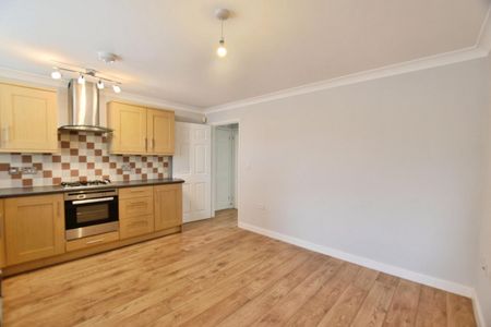 1 bedroom Flat To Let - Photo 5