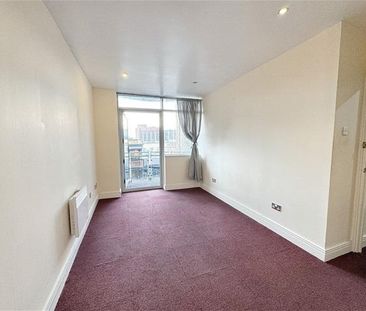 2 bedroom flat to rent - Photo 3