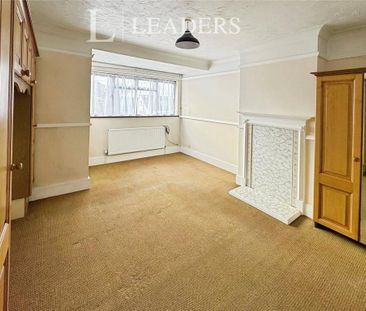 3 bedroom semi-detached house to rent - Photo 5