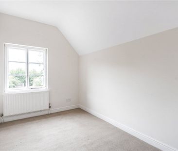 Semi-detached four bedroom cottage in the village of Lower Thorpe M... - Photo 4