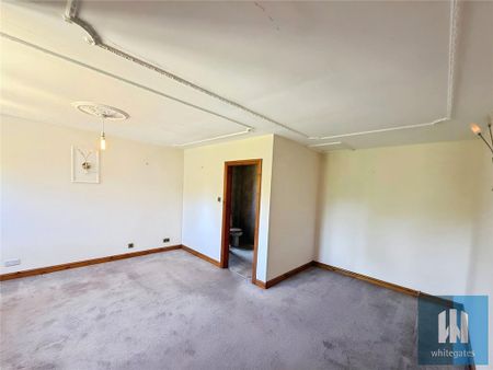 4 bedroom link detached house to rent - Photo 2