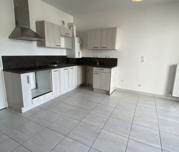 Location Appartement 2 pièces 46m² STE FOY LES LYON 69110 - Photo 1