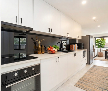 Modern 2-Bedroom Granny Flat - Private & Spacious Living - Photo 3