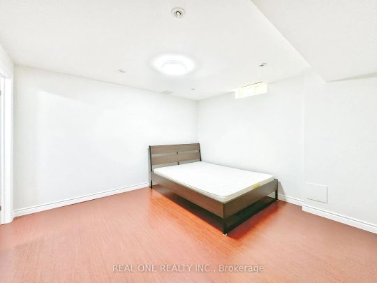 Detached Home For Lease | N9234064 - Photo 1