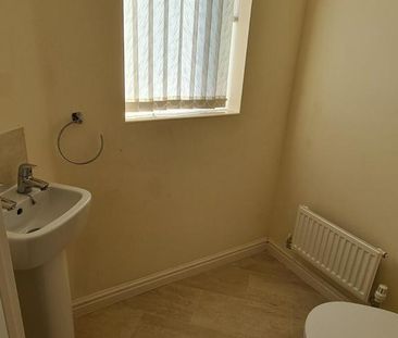 3 bedroom terraced house to rent - Photo 6