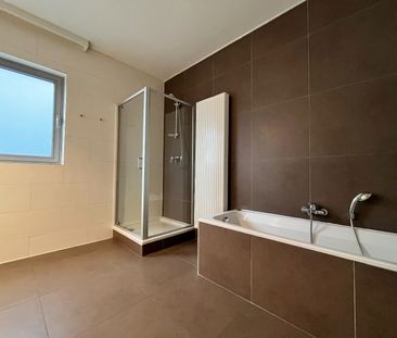 Hedendaags 2 slpk appartement met terras - Photo 5