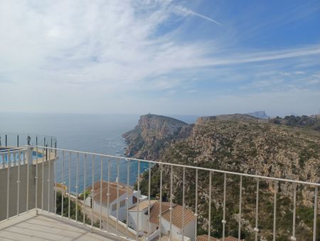 Villa for rent with 4 bedrooms and 3 bathrooms with stunning views - Photo 4