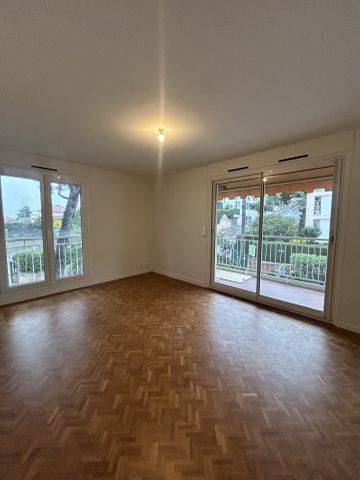 Location Appartement 4 pièces 77m² NICE 06200 - Photo 2