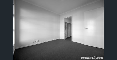 Modern Living in Fraser Rise! - Photo 3