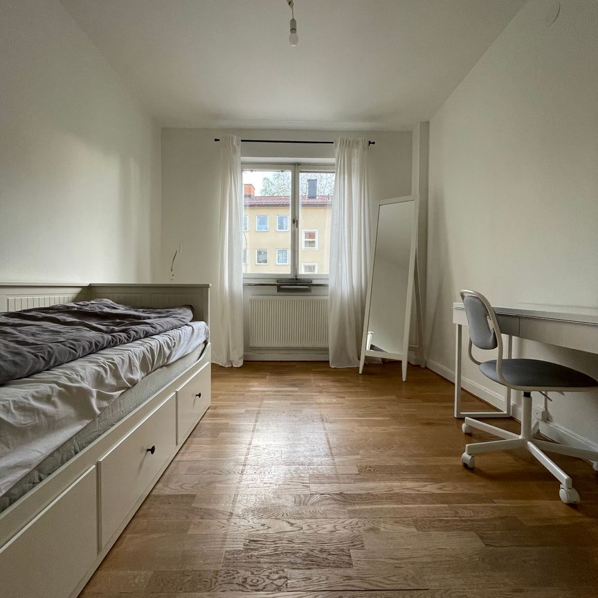 Sirapsvägen, Farsta - Photo 1