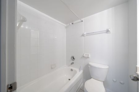 For Lease - 1407 Dupont Street Unit# 307, Toronto, Ontario - Photo 3