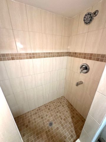 For Lease - 26 Frolick Crescent, Toronto, Ontario - Photo 5