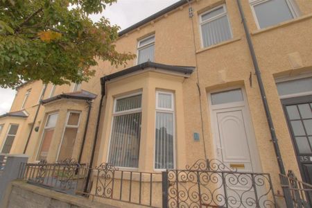 Castleland Street, Barry None, CF63 4LL - Photo 5