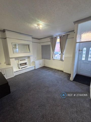 2 bedroom terraced house to rent - Photo 2