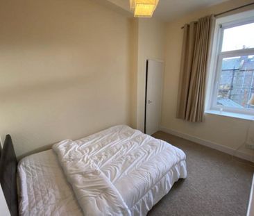 Wallfield Place, First Right, AB25 - Photo 4