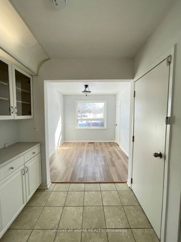 For Lease - 262 Scott Avenue, Newmarket, Ontario - Photo 2