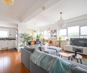 2 bedroom flat to rent - Photo 2