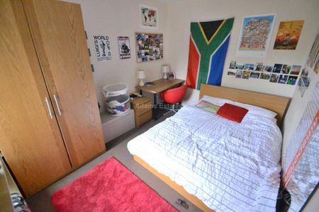 6 bedroom terraced house to rent - Photo 5