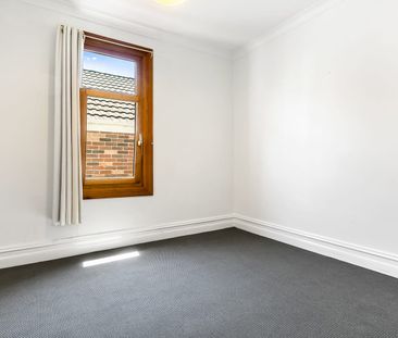 Spacious apartment with secure parking - Photo 4