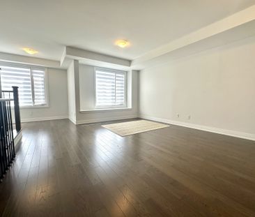 For Lease - 932 Isaac Phillips Way, Newmarket, Ontario - Photo 1