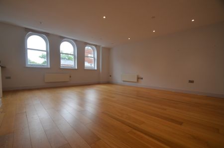 2 bedroom Apartment to rent - Photo 4