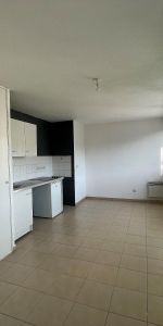 Location Appartement 2 pièces 41m² ST ETIENNE 42000 - Photo 4