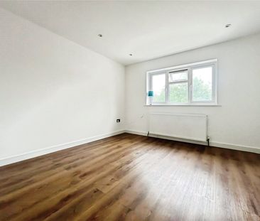Elm Close, Twickenham, TW2 5JR - Photo 5