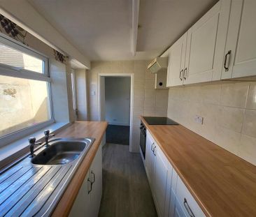 2 bedroom end of terrace house to rent - Photo 1