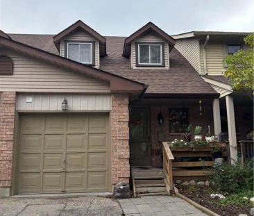 70 GRANDRIDGE Crescent — 3 Bedroom - Photo 1