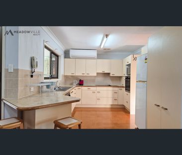 B/9 Barnard Street, Carindale, Qld 4152 - Photo 5