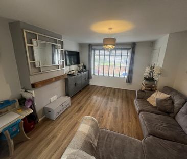 4 bedroom end of terrace house to rent - Photo 6