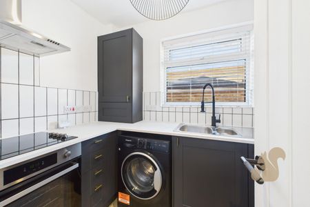 Sunrise Avenue, Chelmsford - Photo 3