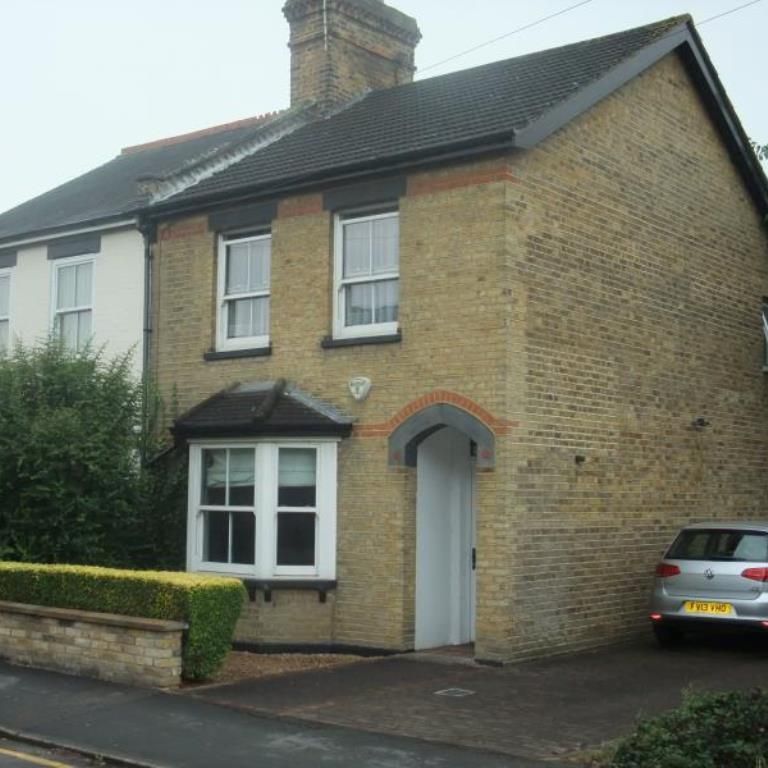 3 bedroom semi-detached house to rent - Photo 1