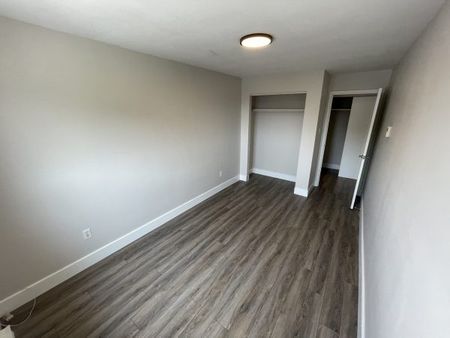 67 Notch Hill Rd, Unit 320, Kingston, ON - Photo 3