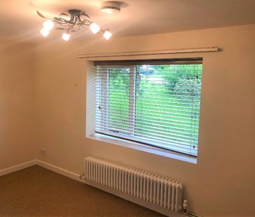 One bedroom apartment to let near Exeter - Photo 4