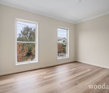Updated townhouse in great location! - Photo 2