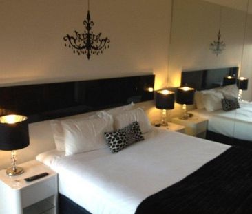 Modern Studio Living in the Heart of South Yarra - Photo 3