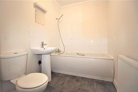 Wrotham Road, Gravesend, DA11 - Photo 5