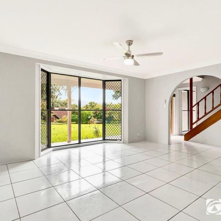 Renovated family home - Photo 1